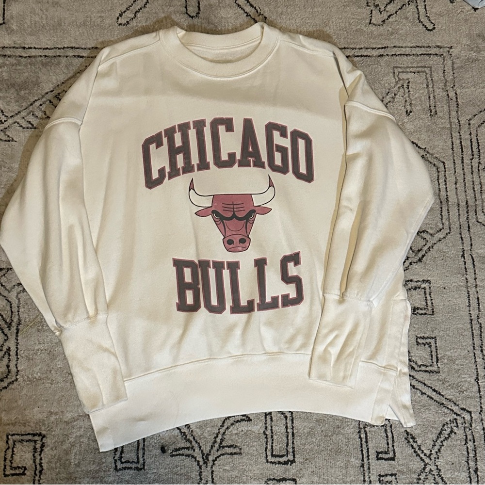 A&F Chicago Bulls oversized Sweatshirt SMALL